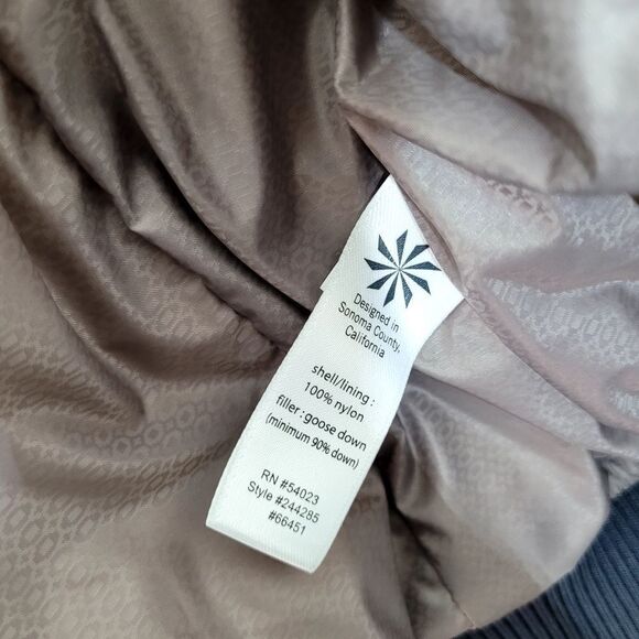 Athleta Dobby Goose Down Puffer Jacket Size Medium - Picture 9 of 11